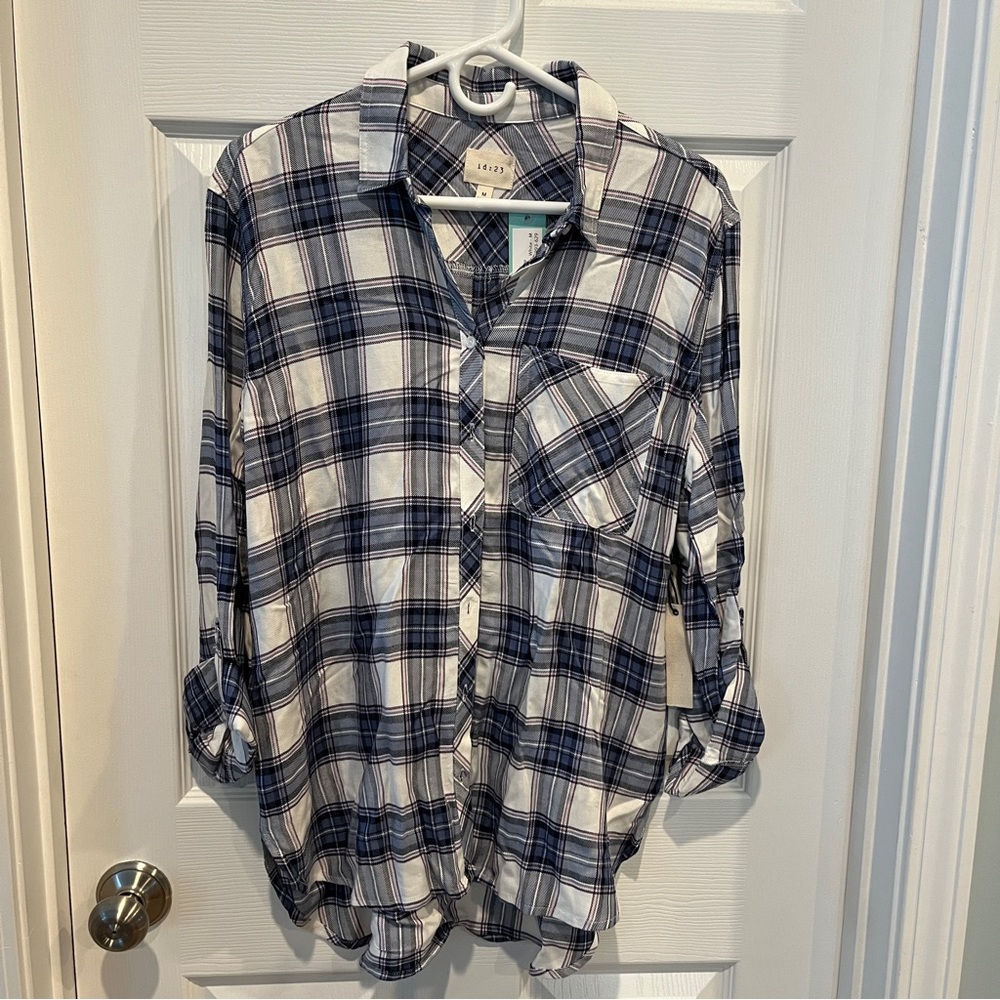 NWT Shaelyn One Pocket Top